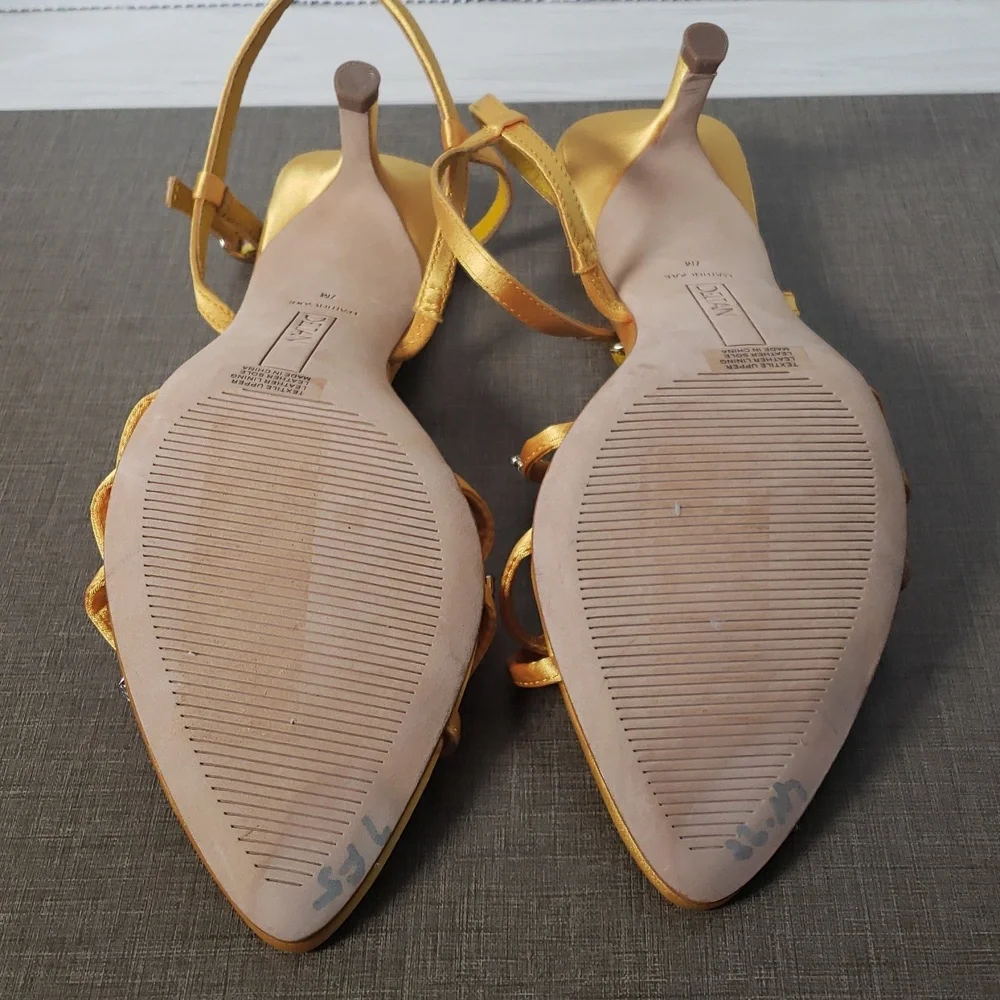 Deltan Yellow Aria Satin Jewel Ornament Dress Sandals - SZ‎ 7 - NWOT